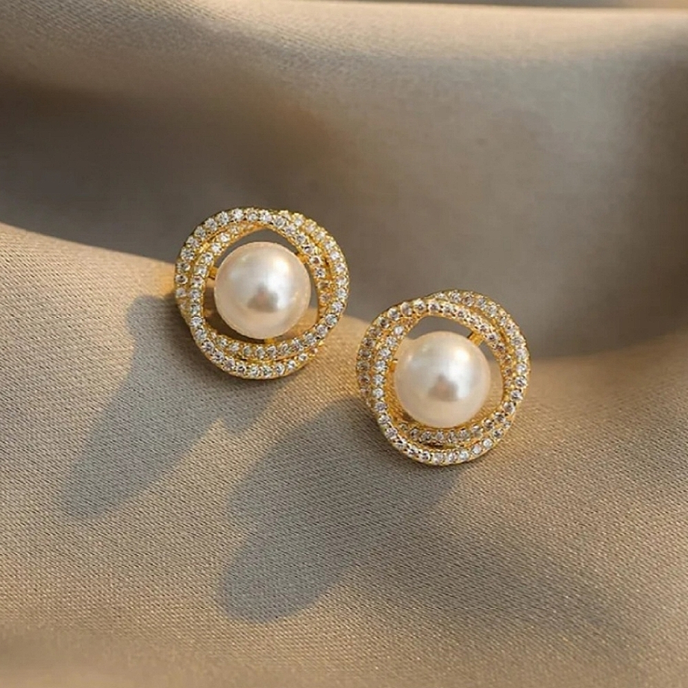 ✨NEW Gold Pearl Earrings!